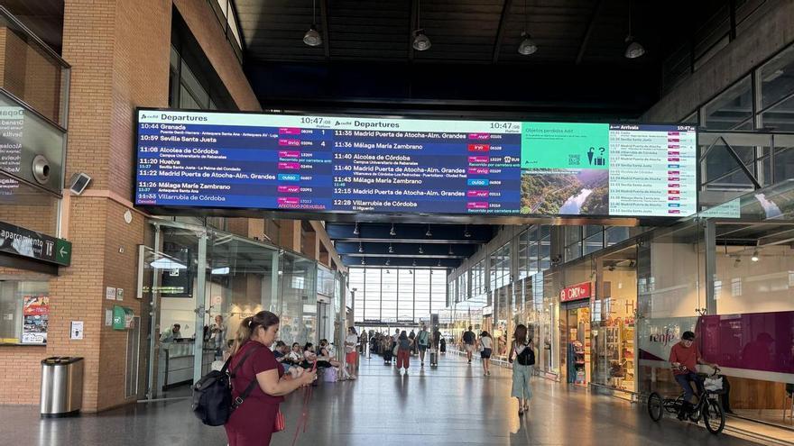 La huelga de trenes apenas altera el servicio ferroviario en Córdoba en plena operación salida del mes de agosto