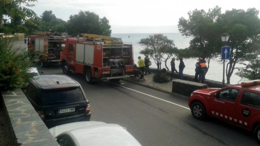 Un home de 64 anys mor en caure per un penya-segat a Cadaqués