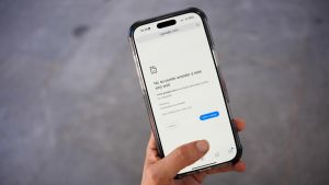 Un teléfono móvil sin señal durante el apagón de red eléctrica