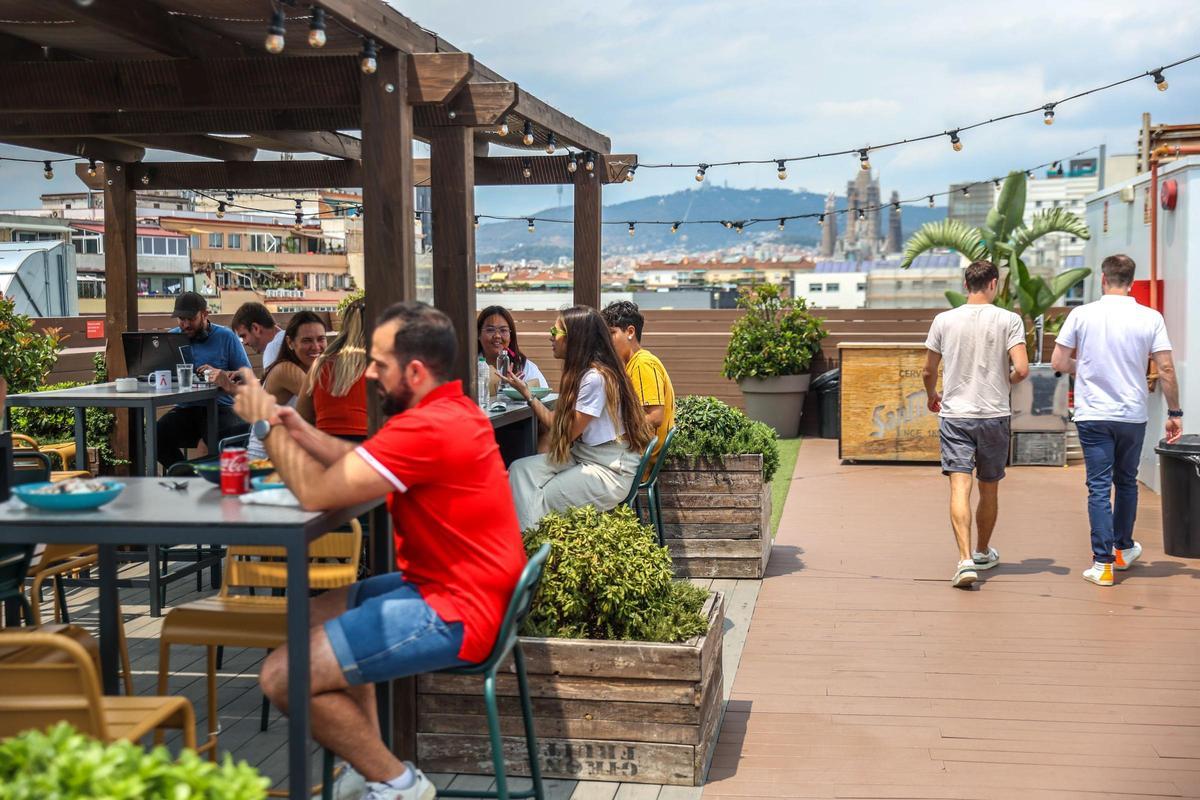 Azotea comunitaria del 'coworking' de Aticco en Bogatell.