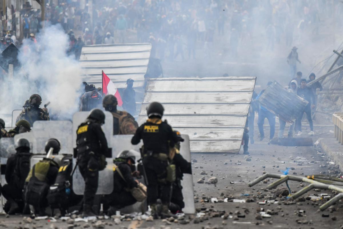 Miles de peruanos exigen en las calles la dimisión de Dina Boluarte