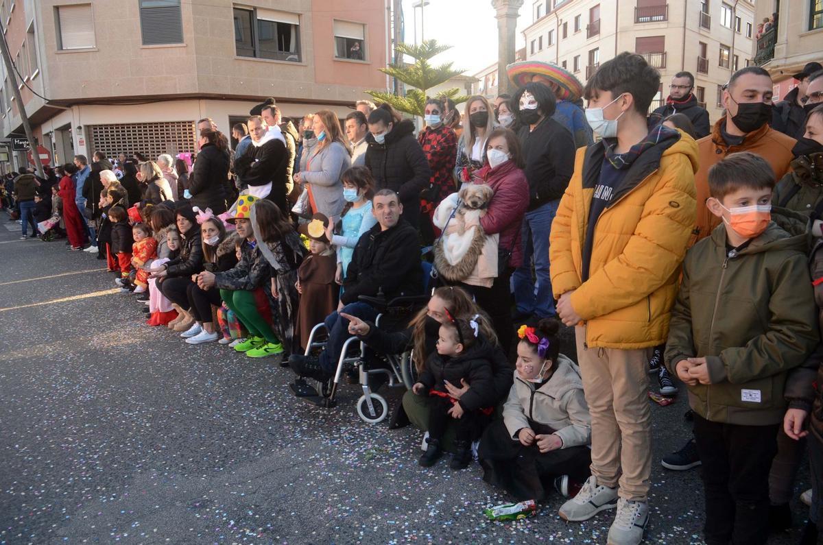 Desfile del Momo en Vilanova para despedir el Entroido 2022.