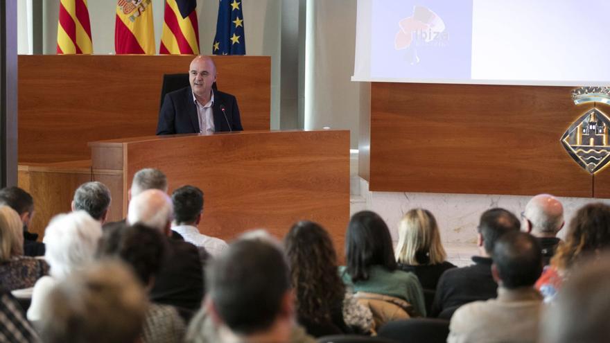 El presidente del Consell, Vicent Marí,  en la presentación del Plan de Marketing turístico.