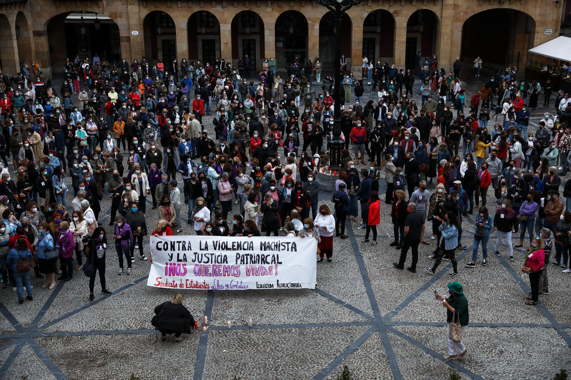 Gijón clama contra la violencia machista tras el crimen de las niñas de Canarias