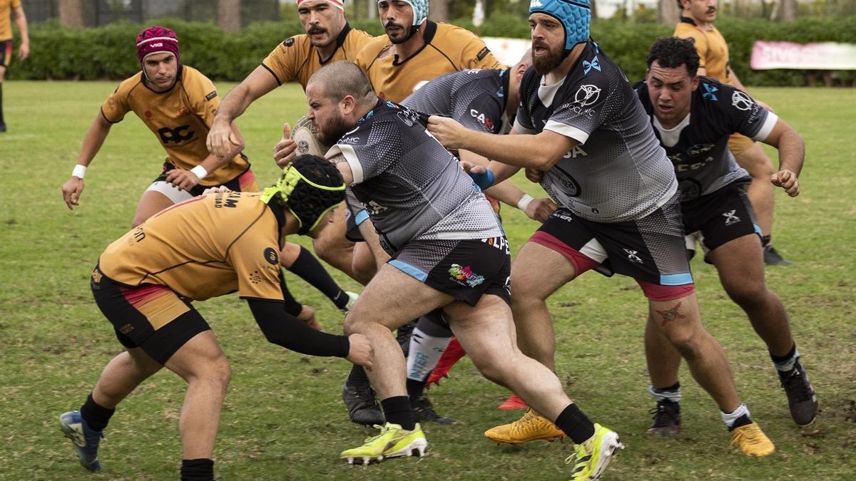 Un lance del partido del Club de Rugby Inter Alpesa A