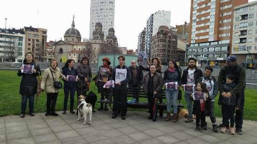 Participantes en la concentración de ayer.