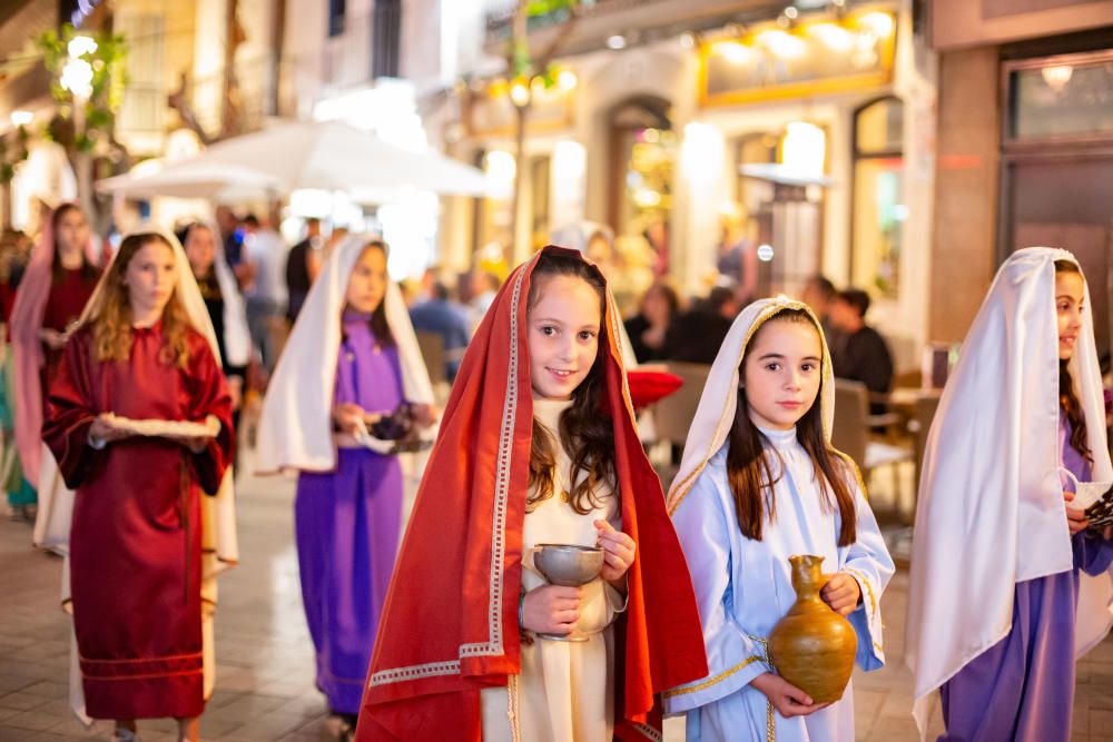 La procesión de Jesús el Nazareno congregó a una multitud de fieles y curiosos en las calles del centro de la localidad