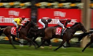 Genets i cavalls competeixen en la primera volta de la Copa de Melbourne a l’Hipòdrom Flemington de Melbourne (Austràlia).