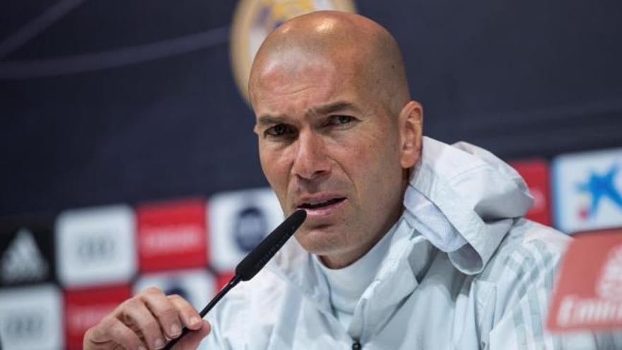 Zidane: &quot;No vamos a hacer pasillo al Barcelona&quot;