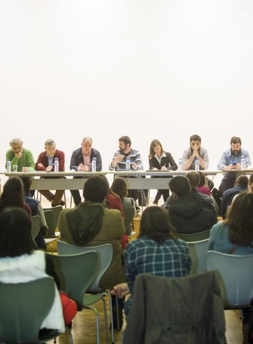 Novo Mesoiro debate sobre el nuevo colegio