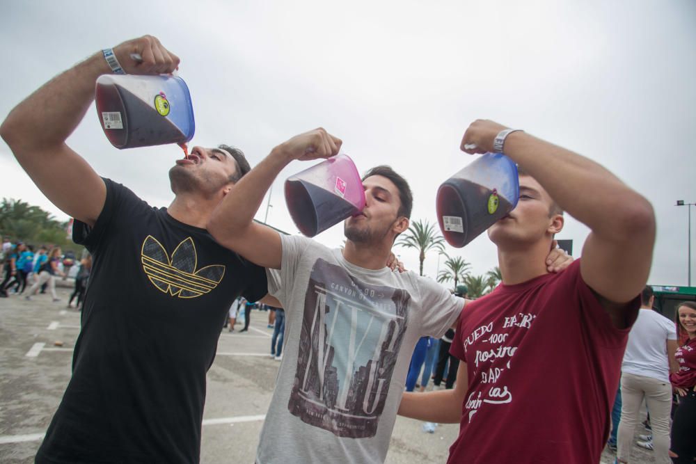 Miles de estudiantes en la macrofiesta universitar