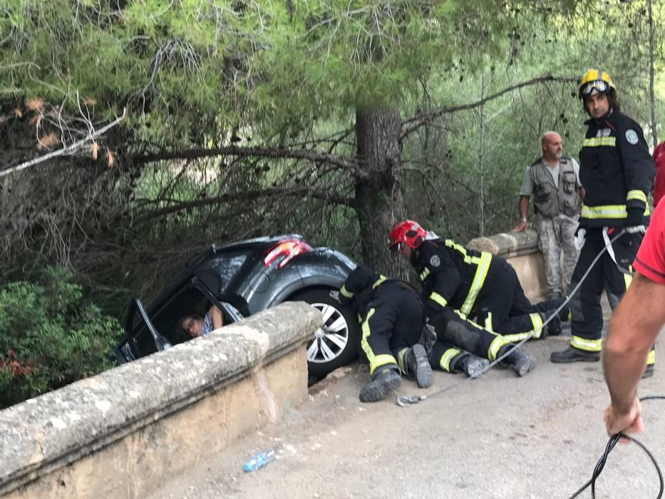 Auto stürzt in Andratx beinahe in eine Schlucht