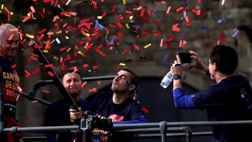 La rúa del Barça: Ganas de fiesta