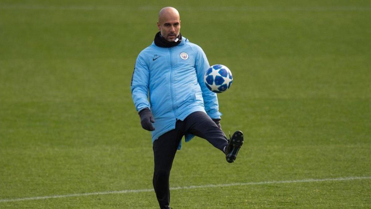 Guardiola durante el entrenamiento