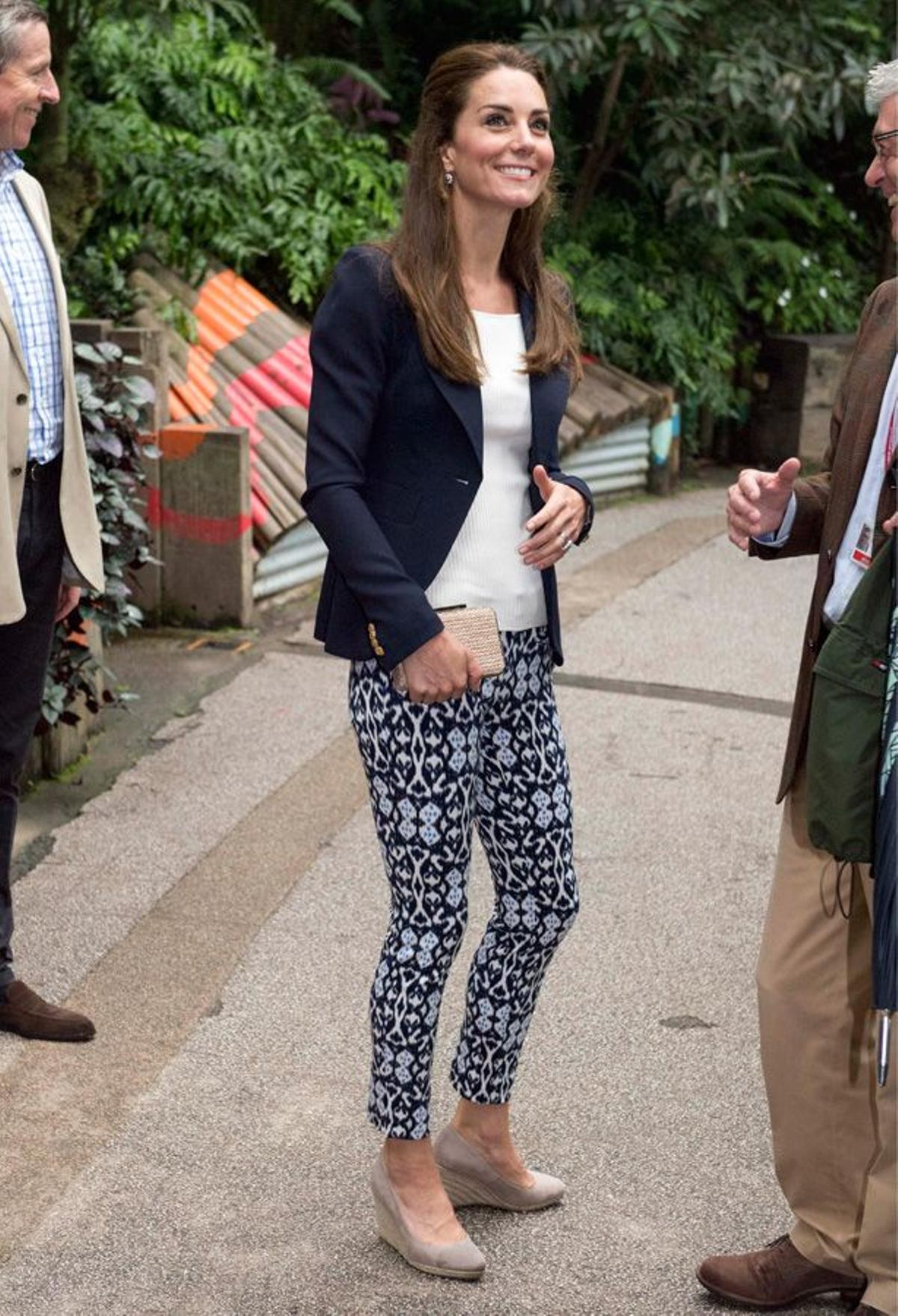El look de Kate Middleton con americana y pantalones de GAP