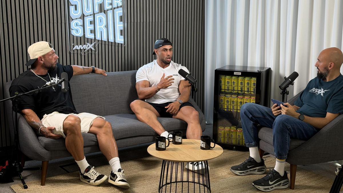 Mauro Fialho y Kim Ángel en el podcast Superserie de AMIX
