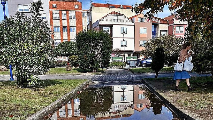 Charcos de agua en los jardines de O Señal.   | // FDV