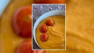 Fotograma de la receta de hummus con tomate cherry compartida en redes sociales