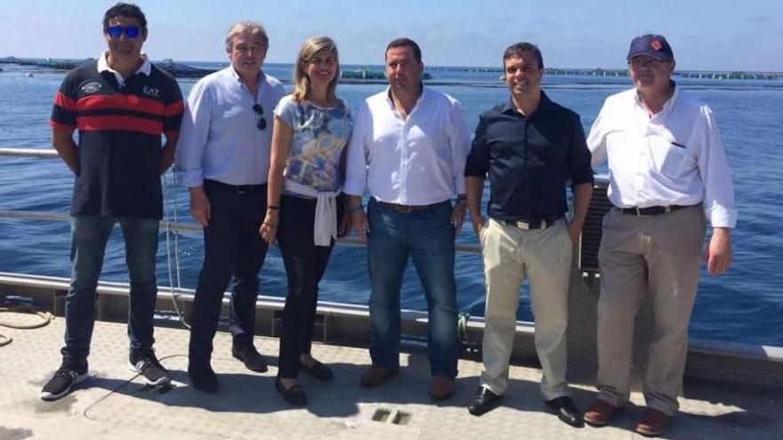 Barreiro, junto a otros representantes del PP, en La Vila Joiosa