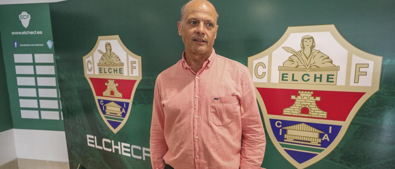 Joaquín Buitrago, nuevo presidente del Elche CF, ayer, tras la Junta General.