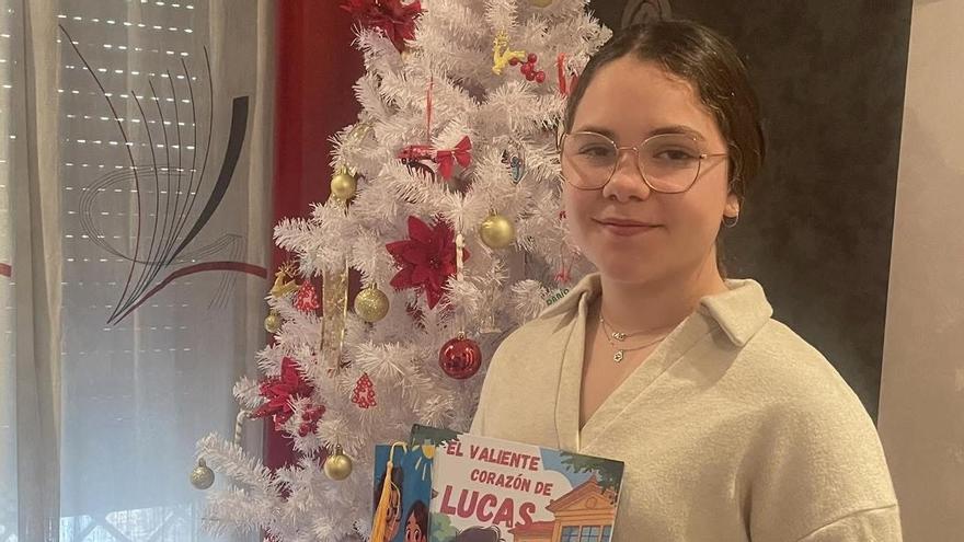 La joven escritora acaba de publicar su primer libro.