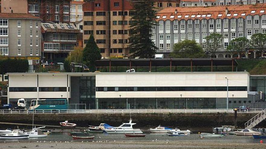 Colegio Couceiro Freijomil, sede del Cefores. / carlos pardellas