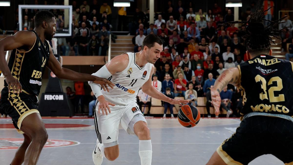 Hezonja, en una acción del partido