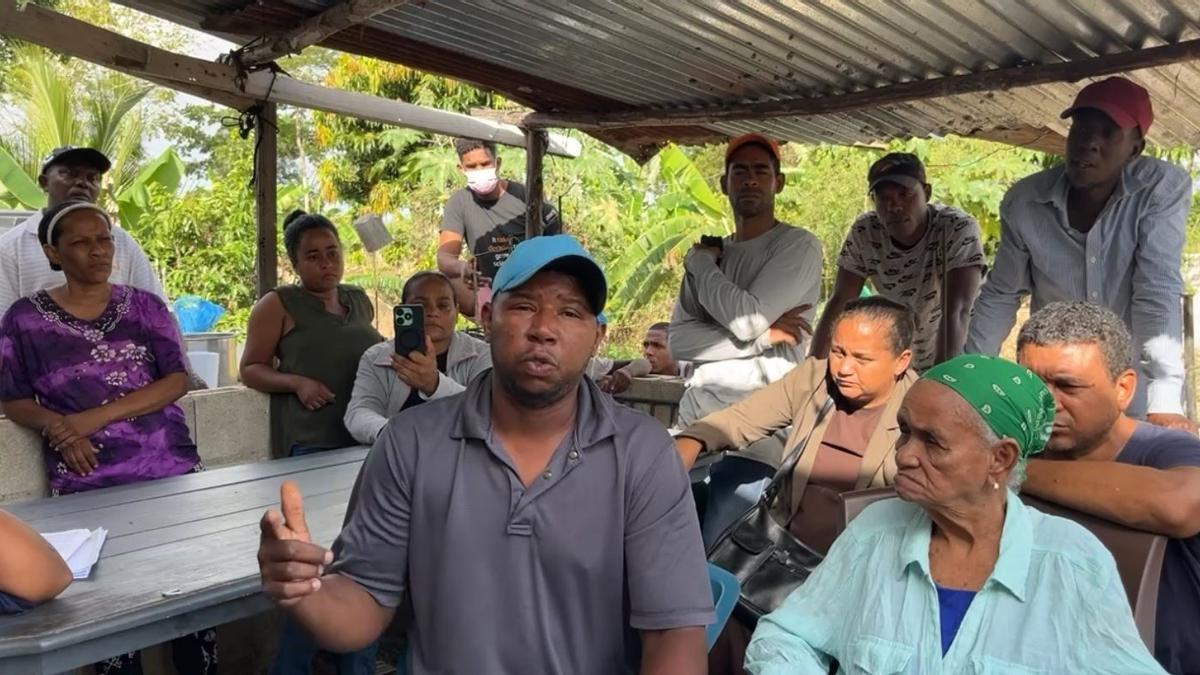 Algunos de los vecinos de Villa Guerrero cuyas casas están amenazadas