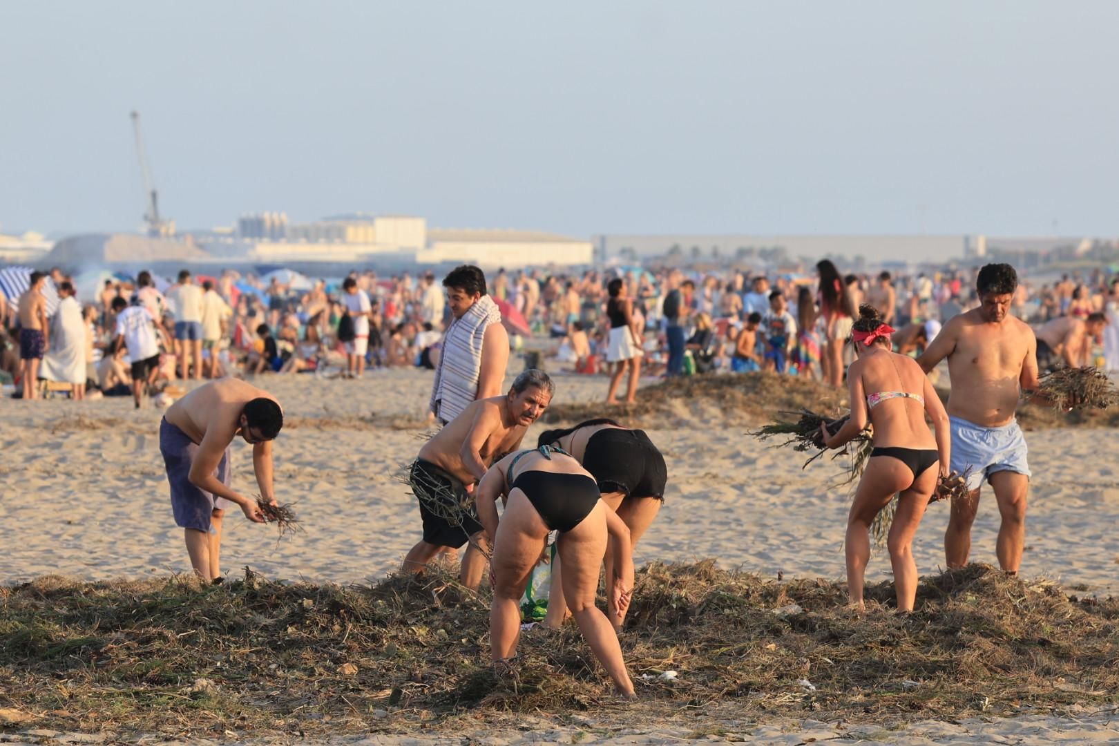 Búscate en la macrogalería de fotos de Sant Joan en Castellón