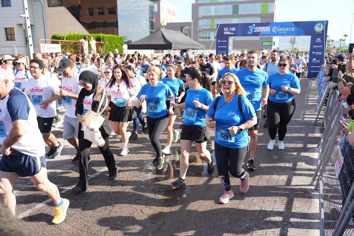 Búscate en las fotos de la Carrera de las Empresas en Castellón