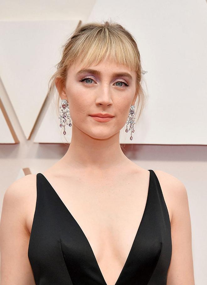 Primer plano de Saoirse Ronan en los Premios Oscar 2020