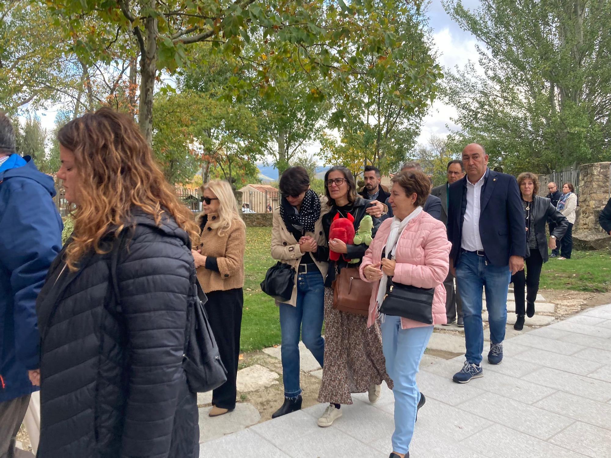 En imágenes: Funeral el Torrecaballeros, Segovia, por la niña asesinada en Gijón