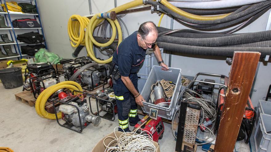 La falta de plantilla obliga a los bomberos a hacer 6.000 horas extras en diez meses