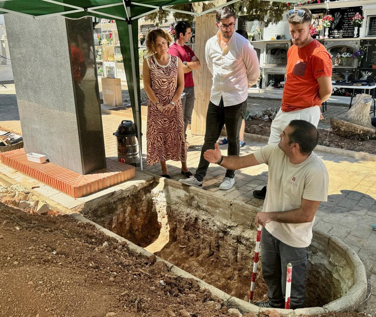 La exhumación de las fosas comunes de Campillos se iniciará en verano.