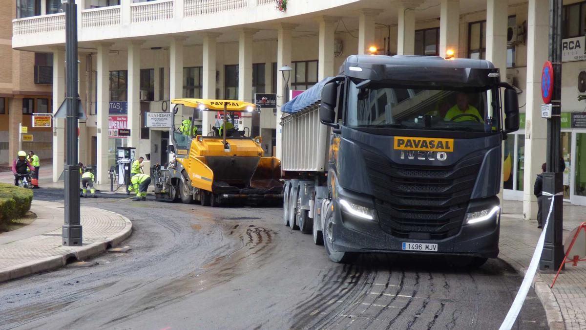 La avenida encara la recta final de su asfaltado.