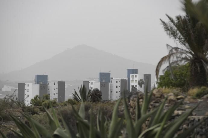 24-02-20 LAS PALMAS DE GRAN CANARIA. DIFERNETES LUGARES. LAS PALMAS DE GRAN CANARIA. METEOROLOGIA. Calima.    Fotos: Juan Castro.