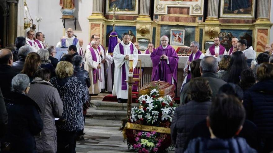 Misa de funeral del párroco José Luis Gutiérrez