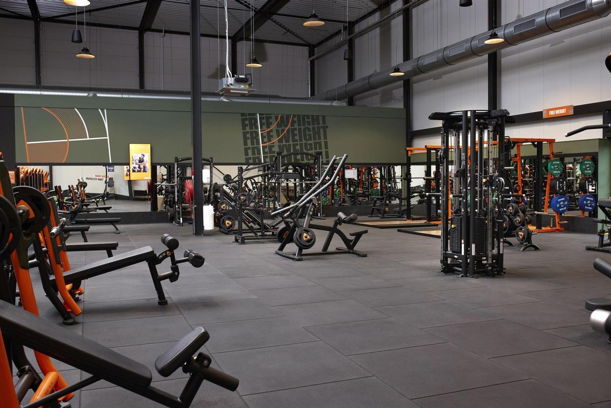 Una imagen de un gimnasio de la cadena Basic-Fit.