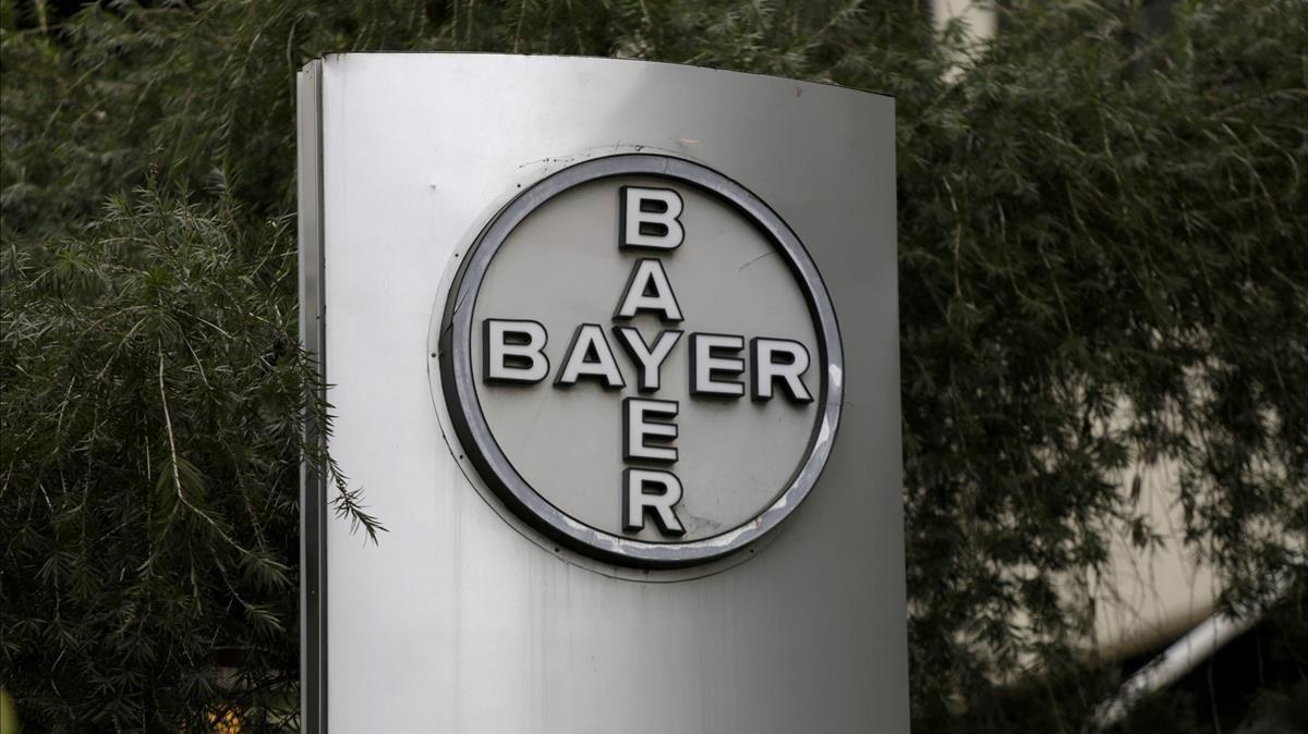 zentauroepp44501051 file photo  the corporate logo of bayer is seen at the headq180801181733