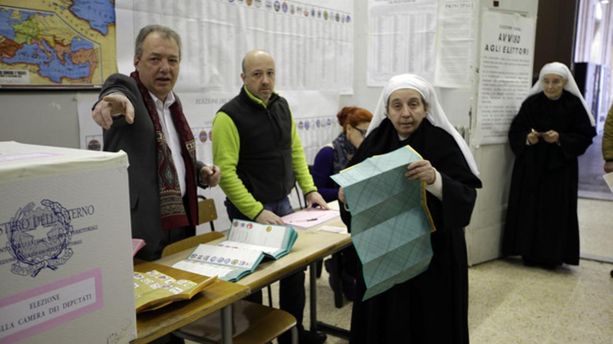 Un colegio electoral de Roma ya ha abierto las urnas.