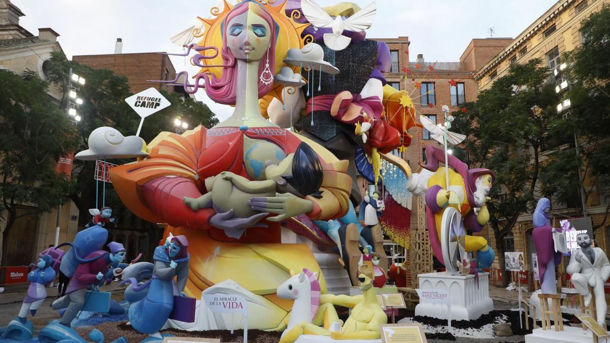 Falla de Na Jordana plantada y quemada en las fallas de septiembre.  | M.A.MONTESINOS