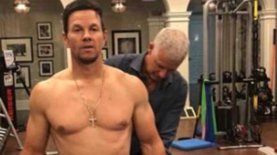 Mark Wahlberg desvela su rutina para estar así de mazas a los 47