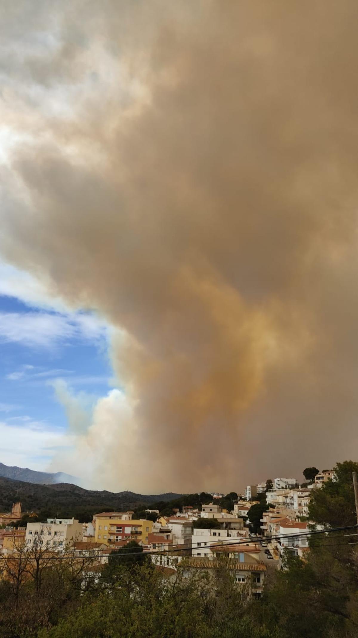 El foc, des de Llançà.