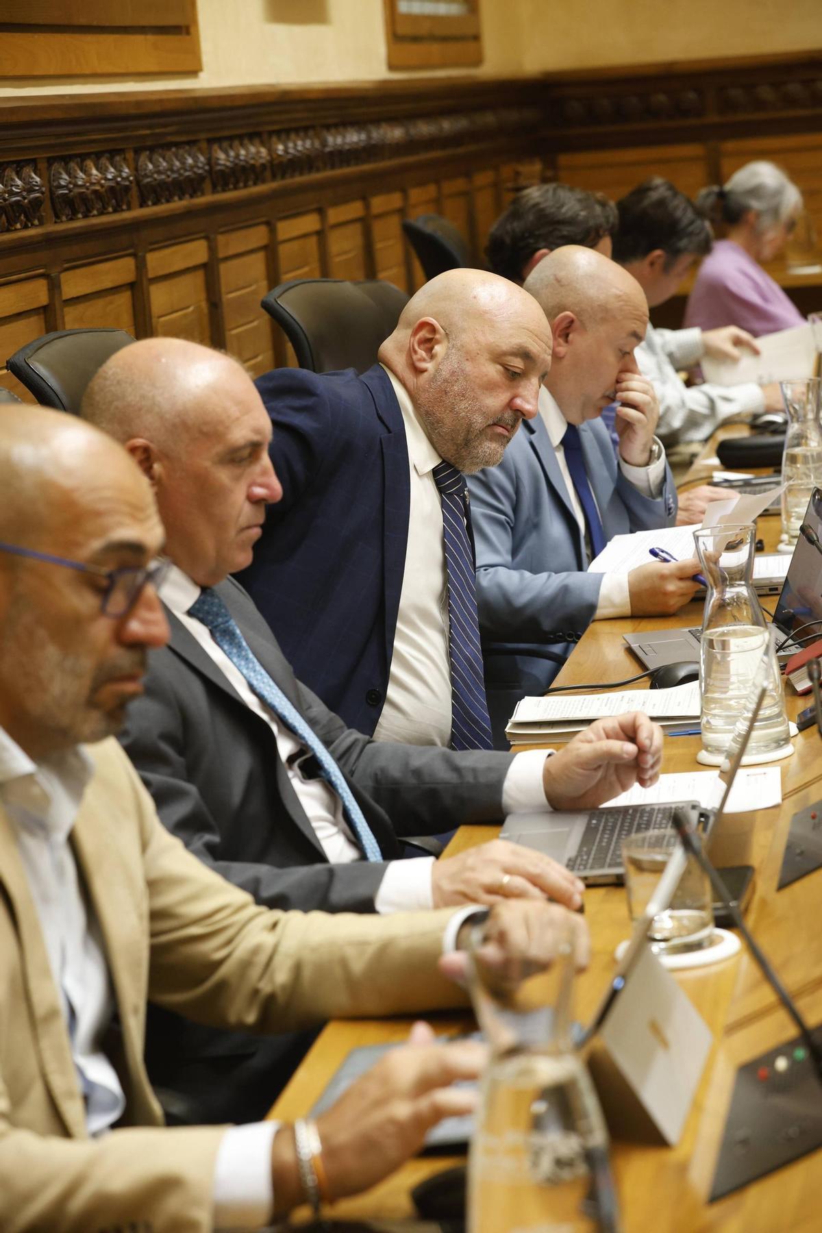 Oliver Suárez, Abel Junquera, Guzmán Pendás y Rodrigo Pintueles, en el Pleno.