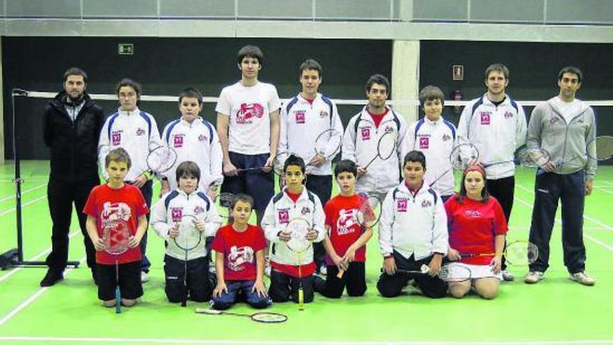 Representantes del Bádminton Gijón en los Juegos Escolares. / bádminton gijón