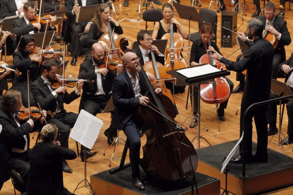 Diego Zecharies acompaña a la Orquesta Sinfónica