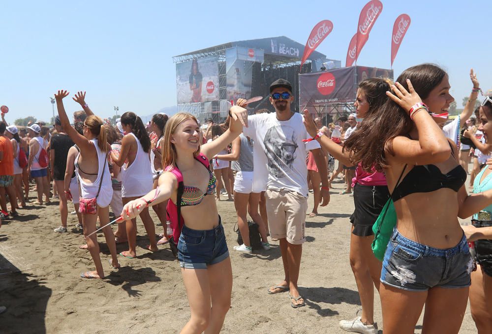 La playa de Sacaba es el escenario de más de doce horas de música en directo con la presencia de Efecto Pasillo, Gemeliers, Piso 21, la malagueña Ana Mena, Atacados, Critika y Saik, Carlos Marco...