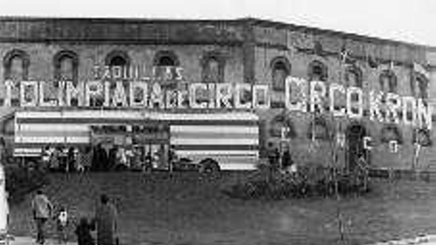 Un circo en la plaza.