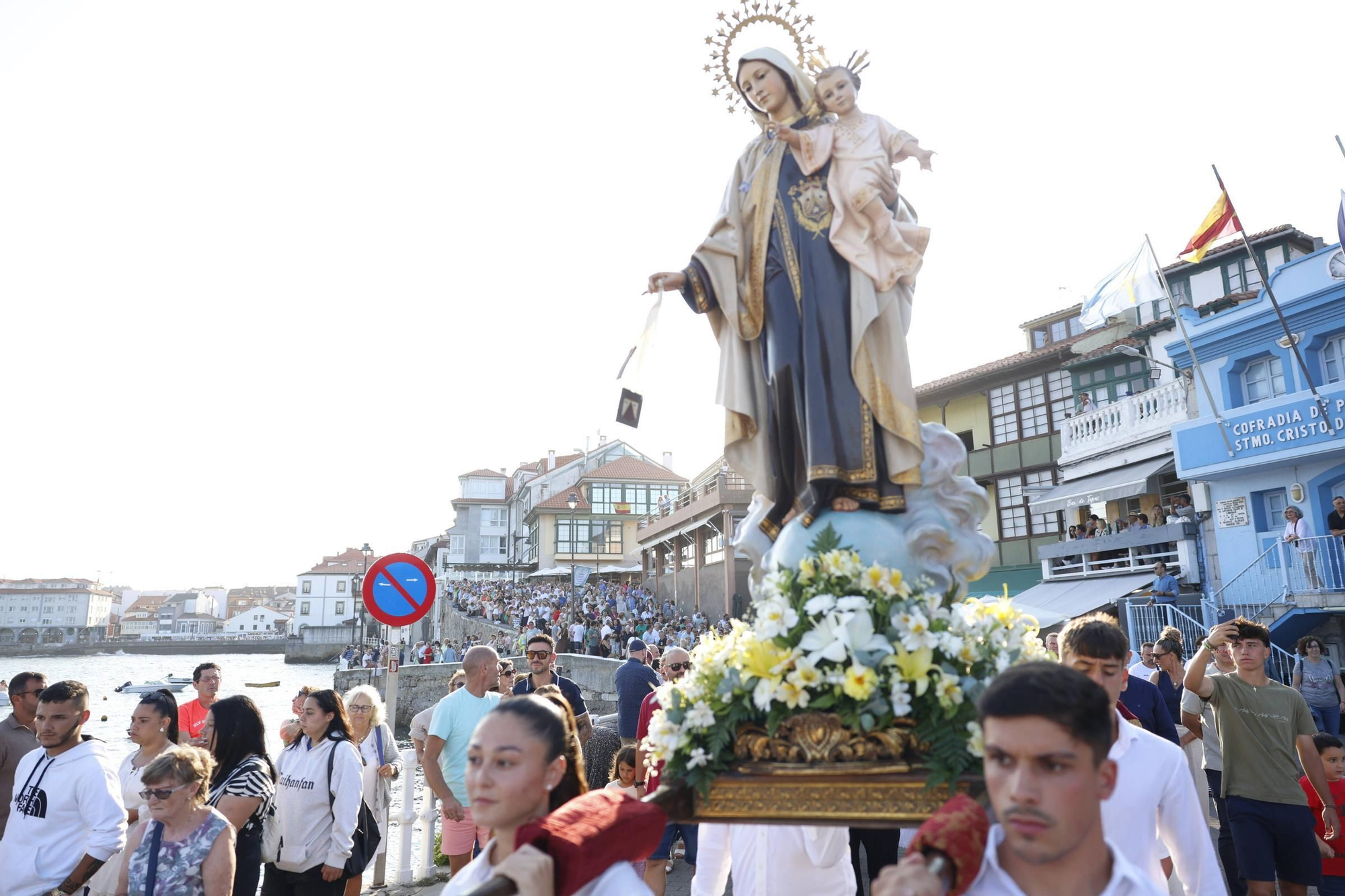 EN IMÁGENES: Multitudinaria procesión del Carmen en Luanco