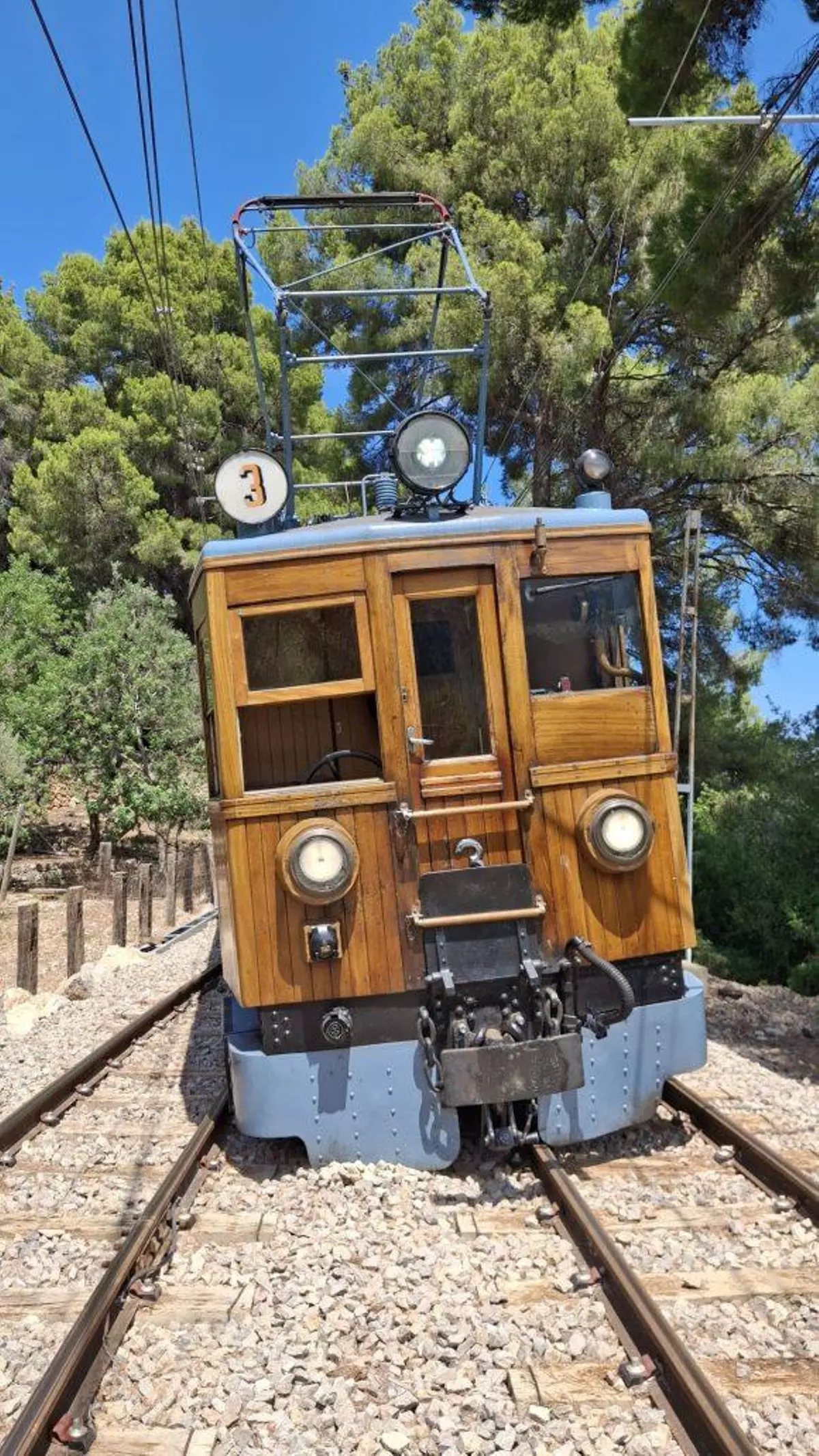 Un convoy del Tren de Sóller descarrila cuando se dirigía a Palma